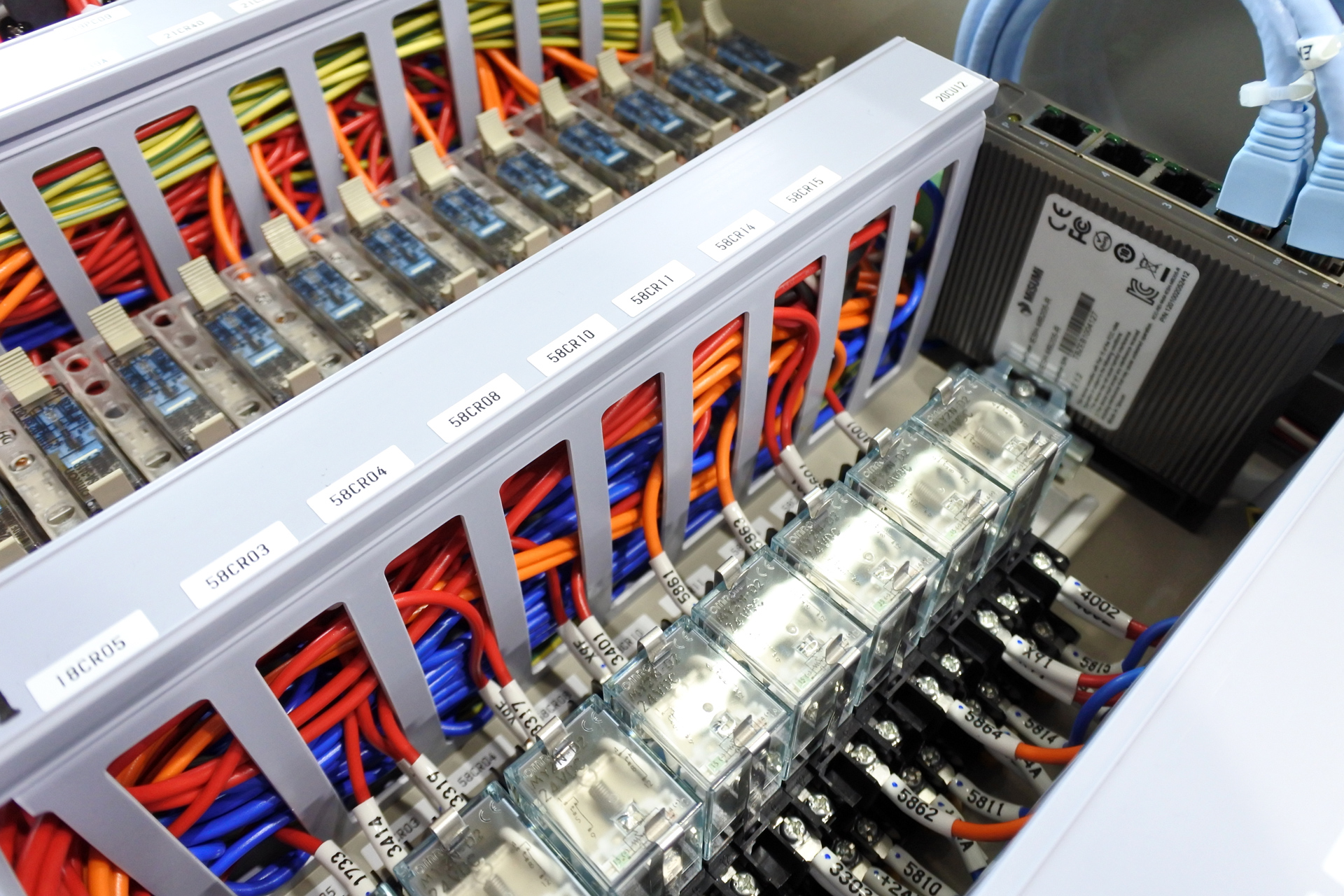 自動制御盤の製作・点検・修理・メンテナンスなら日本全国対応の株式会社コレットにお任せください。